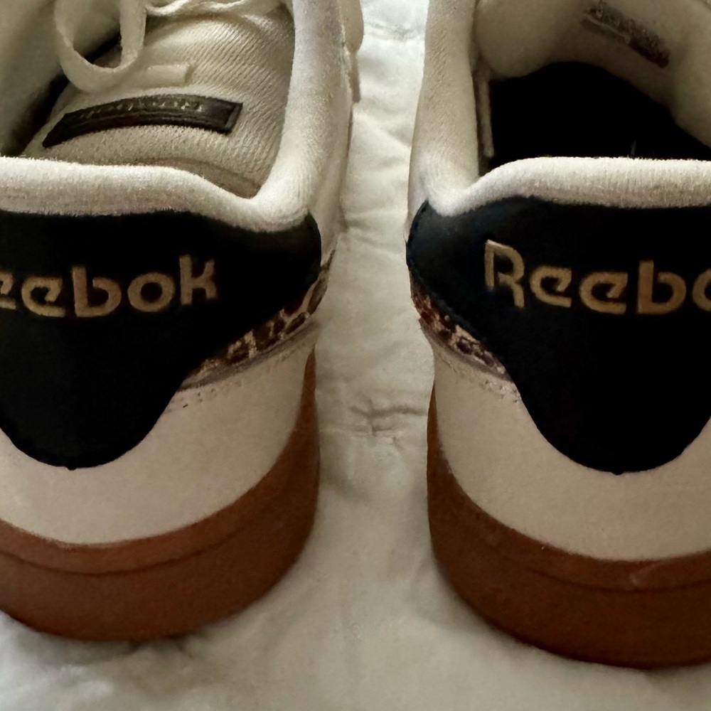 Reebok White and Tan Sneakers with Leopard Print Size 8 - Picture 5 of 8
